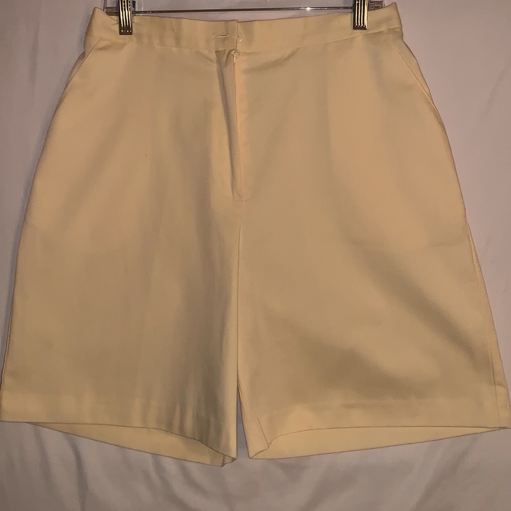 Gw cotton spandex size16 yellow short pant